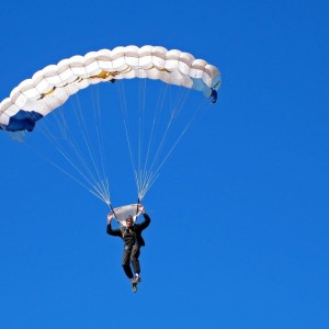 kaiyun入口-赛场荣光，观众共鸣，当大坂直美挥动球拍，FPX粉丝为竞技之魂喝彩，隔网相望，热血同频，大坂直美与FPX粉丝的荣耀共鸣